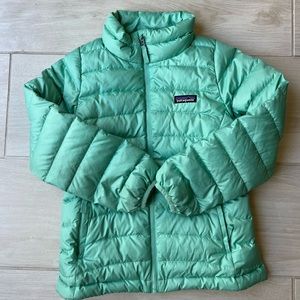 Patagonia girls size S (7-8) down sweater jacket.